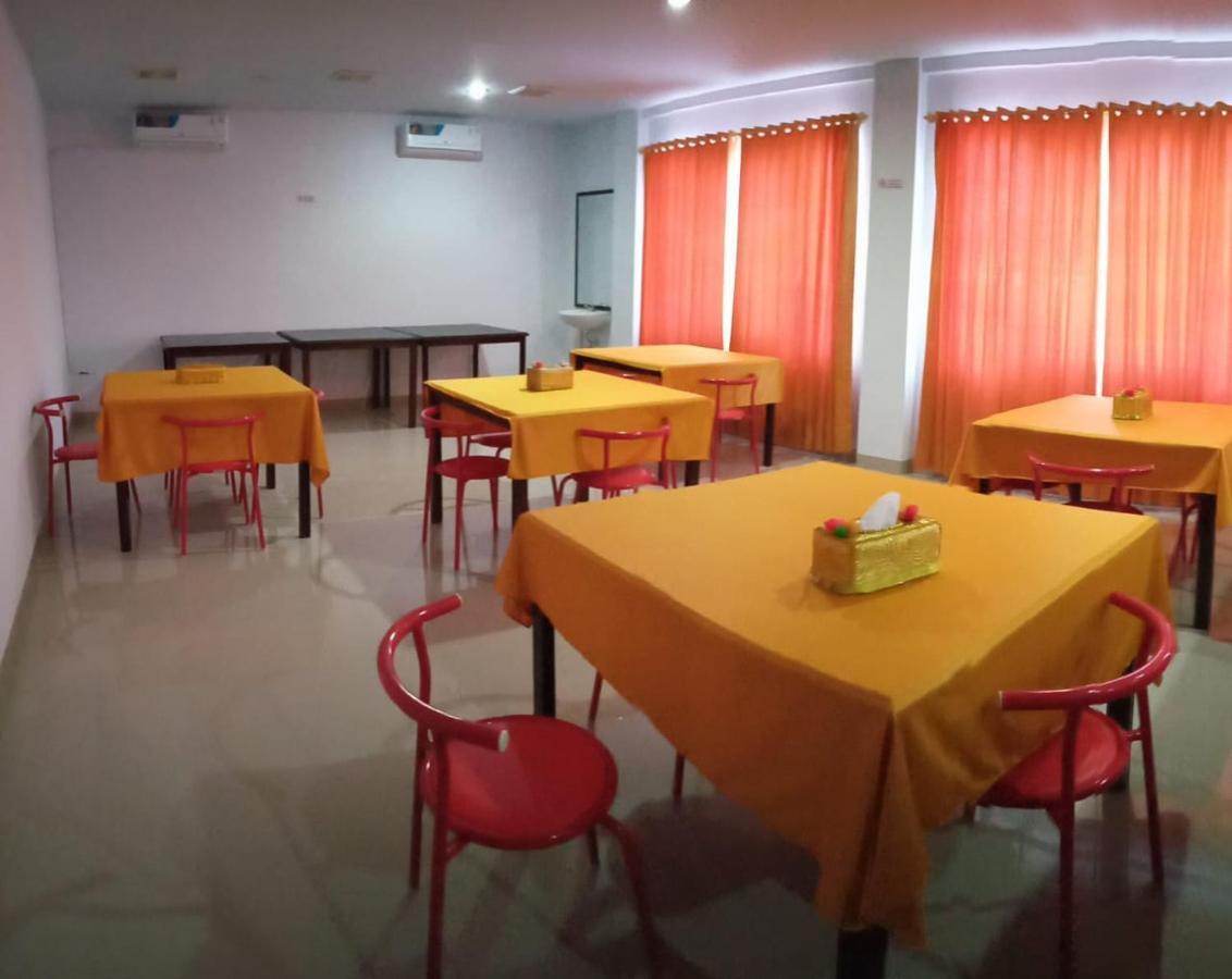 Hotel Meganita Mamuju Zewnętrze zdjęcie