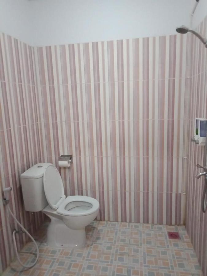 Hotel Meganita Mamuju Zewnętrze zdjęcie
